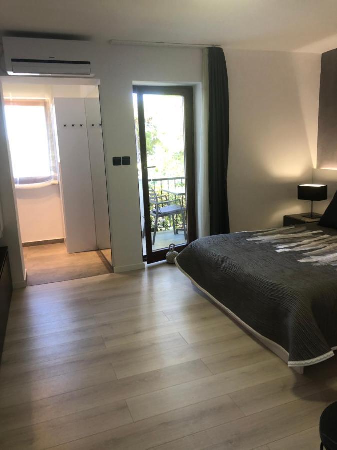 Apartments & Rooms Bianca มาลีโลชินจ์ ภายนอก รูปภาพ