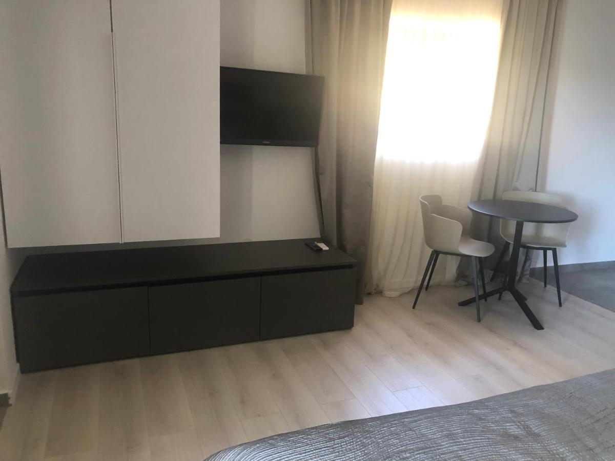 Apartments & Rooms Bianca มาลีโลชินจ์ ภายนอก รูปภาพ