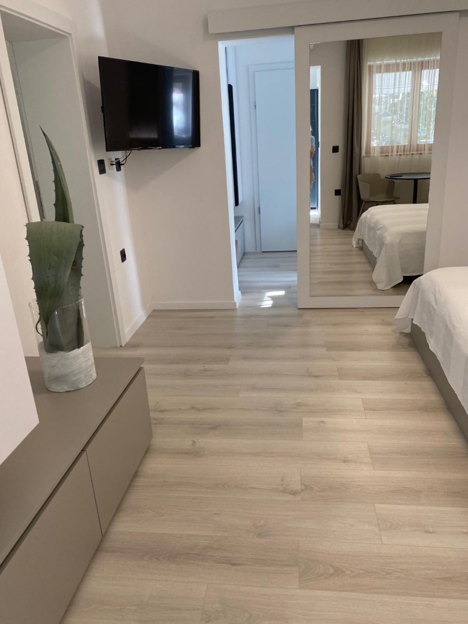 Apartments & Rooms Bianca มาลีโลชินจ์ ภายนอก รูปภาพ