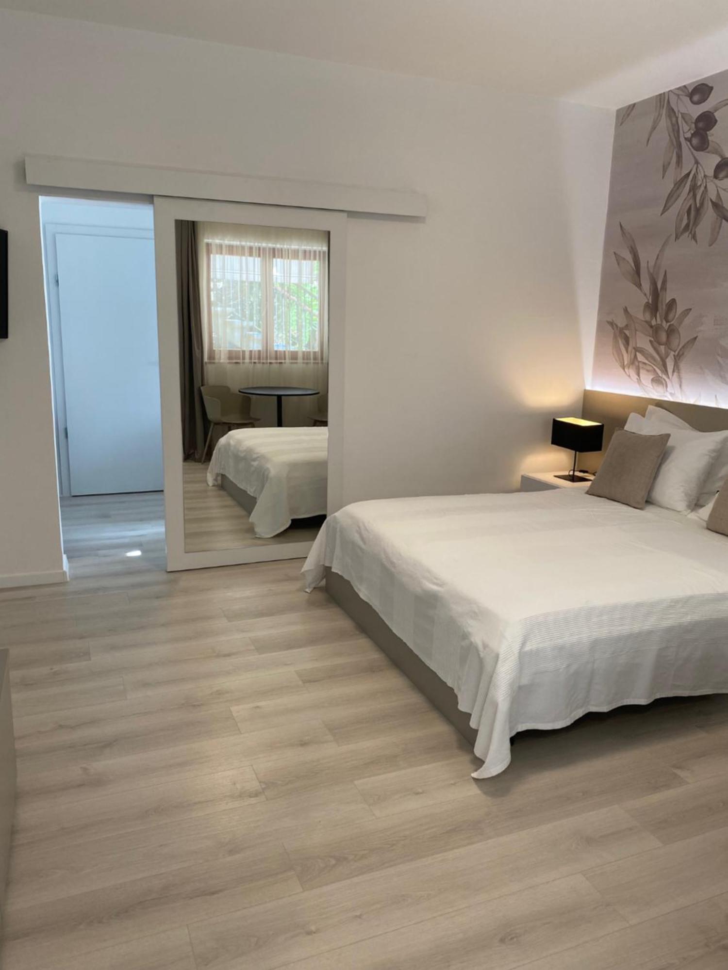 Apartments & Rooms Bianca มาลีโลชินจ์ ภายนอก รูปภาพ